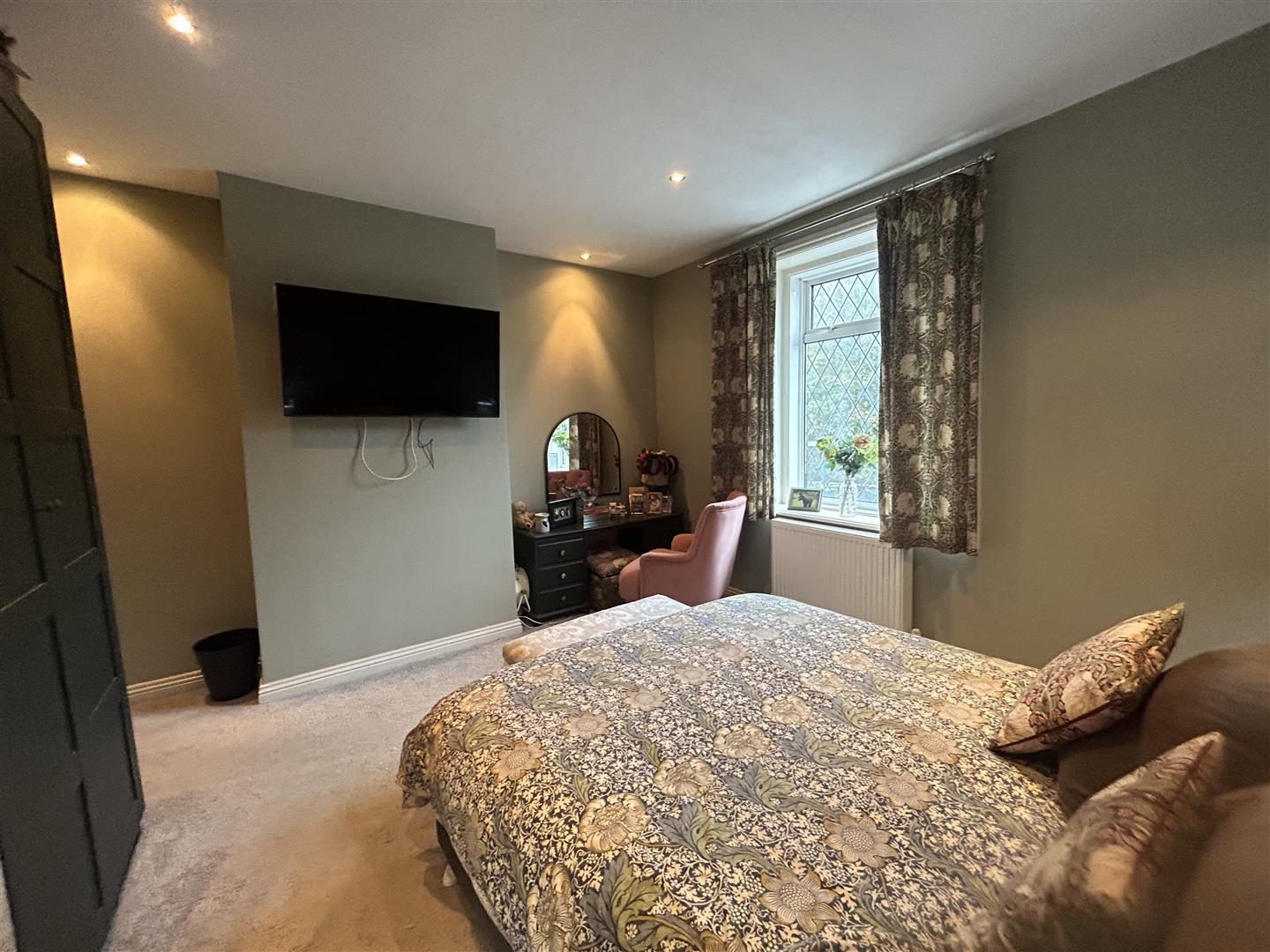 Manchester Road, Mossley, AshtonUnderLyne Wild & Griffiths