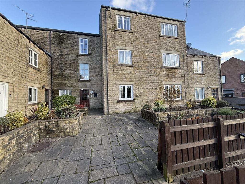 Lauren Close, Springhead, Oldham