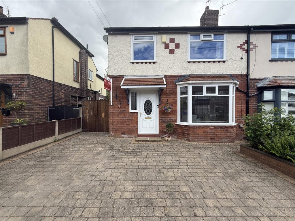 Hillside Avenue, Grotton, Oldham