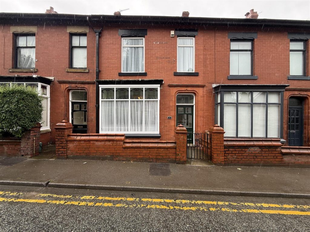 Oldham Road, Springhead, Oldham